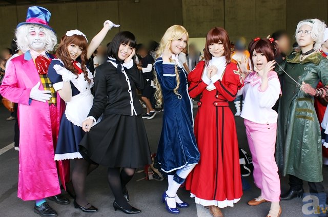 曾志伟庆祝60大寿太太罕见亮相 全家18口出行:九游体育APP(图1) 九游体育官网